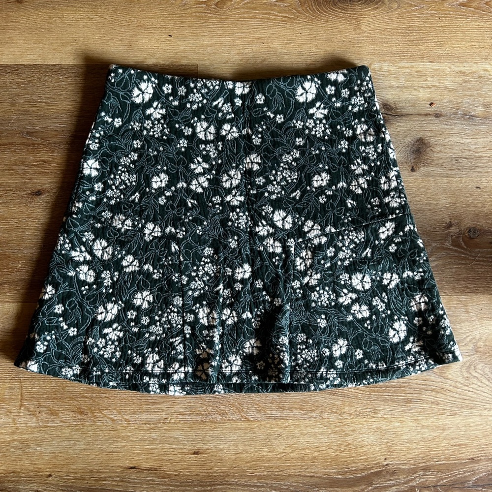 LOFT Dark Green and White Floral Skirt
